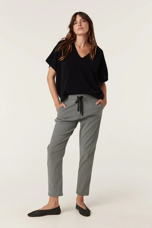Weaver-Mono Chevron Jeans